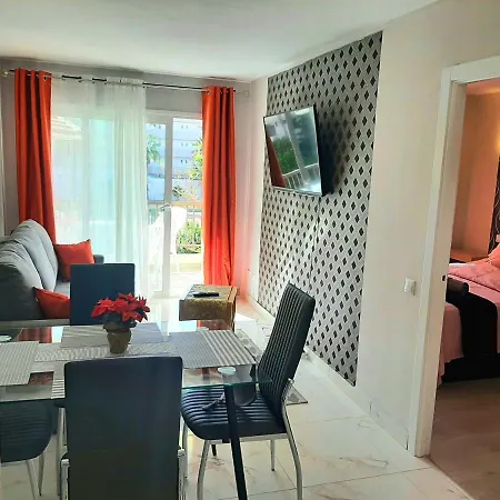 Centrally Located Close To The Ocean. 公寓 阿罗纳