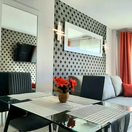 Centrally Located Close To The Ocean. * 阿罗纳